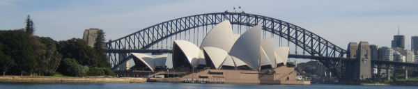 Blick auf die Oper und die Habour Bridge von der F�hre nach Maily Beach